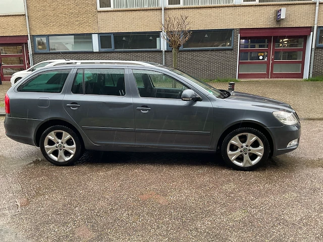 Skoda octavia personenauto - afbeelding 20 van  23