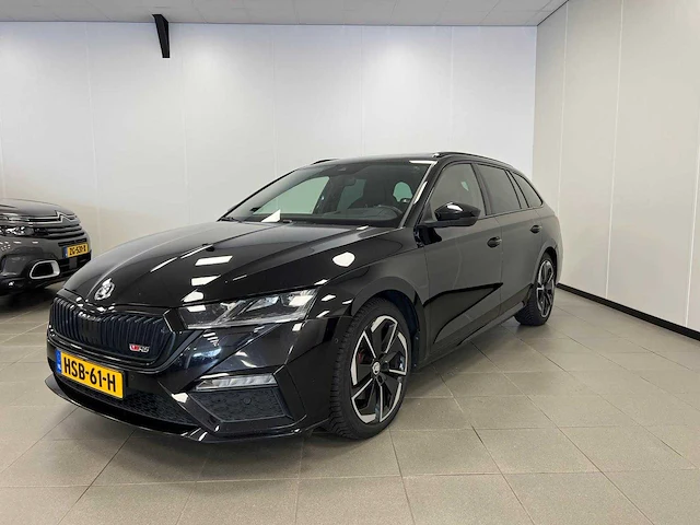 Skoda octavia rs 200hp 2023 | hsb-61-h - afbeelding 1 van  47