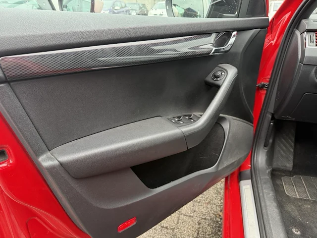 Skoda octavia sw rs 2.0 cr tdi dsg 184 at, 2015 - afbeelding 25 van  28