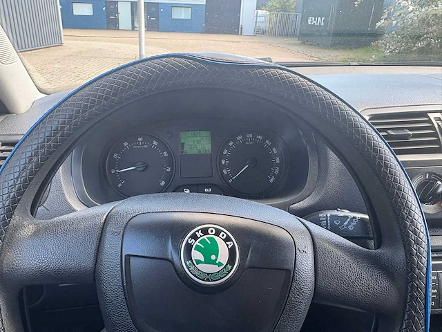 Skoda pratik benzine bestel auto, v-69-nfk - afbeelding 13 van  20
