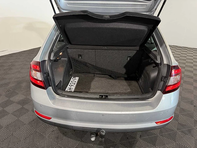 Skoda rapid spaceback 1.2 tsi grt amb, gh-920-f - afbeelding 8 van  13