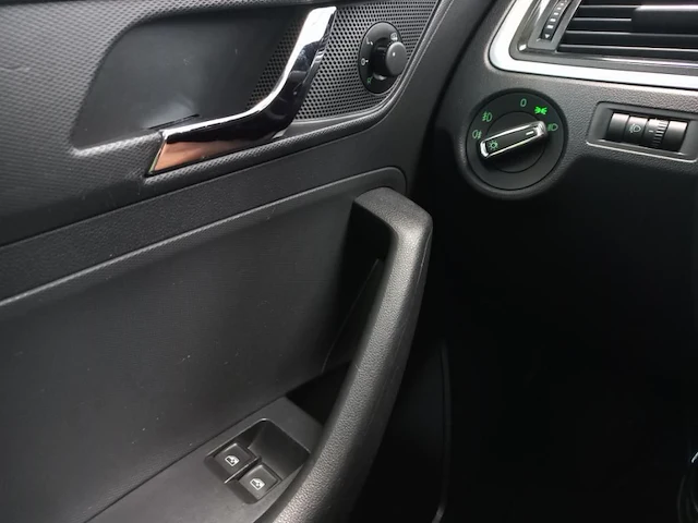 Skoda rapid spaceback 1.6 tdi greentech ambition, hb-117-x - afbeelding 2 van  15