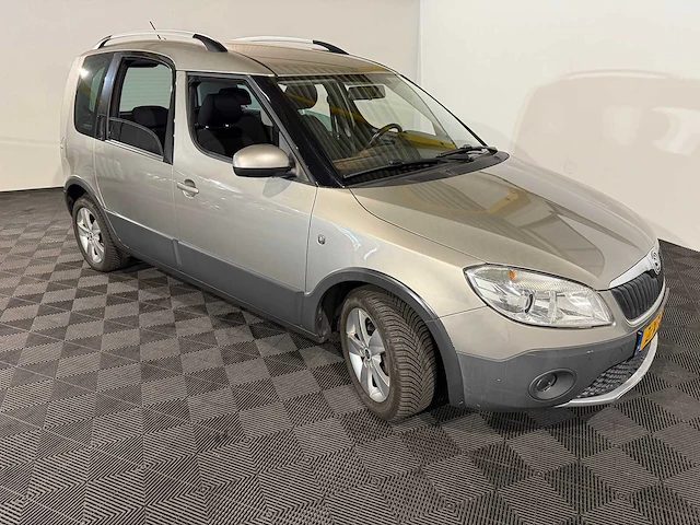 Skoda roomster 1.2 tsi drive, 2-xts-79 - afbeelding 10 van  13