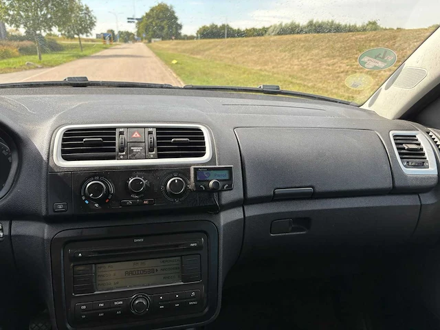 Skoda roomster 1.6 16v elegance,46-zl-hz - afbeelding 16 van  29