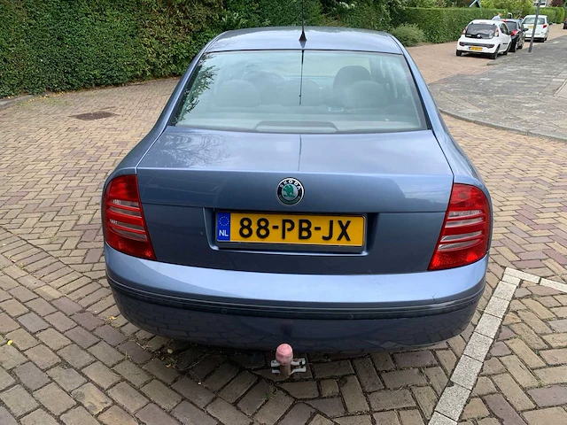 Skoda superb 2.0 comfort, 88-pb-jx - afbeelding 4 van  10