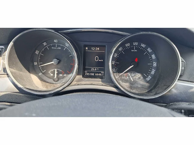 Skoda superb combi 1.4 tsi comfort business 2010 | 69-ljn-9 - afbeelding 5 van  8