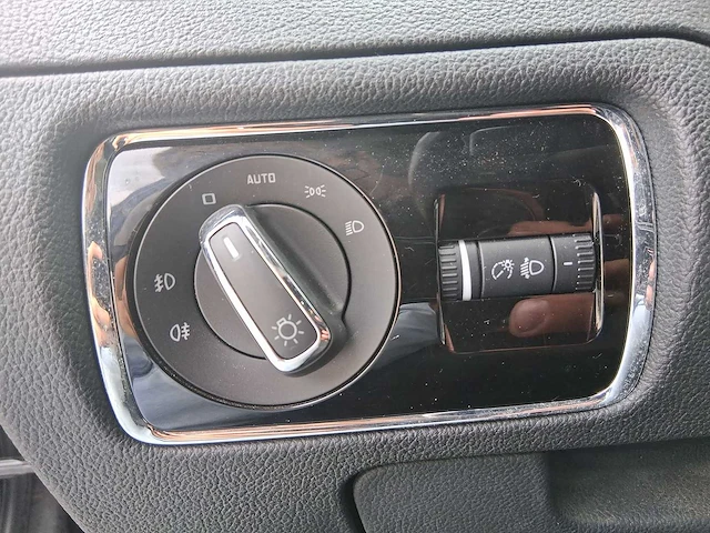 Skoda superb combi 1.4 tsi comfort business 2010 | 69-ljn-9 - afbeelding 4 van  46