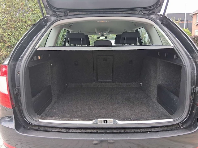 Skoda superb combi 1.4 tsi comfort business 2010 | 69-ljn-9 - afbeelding 20 van  46