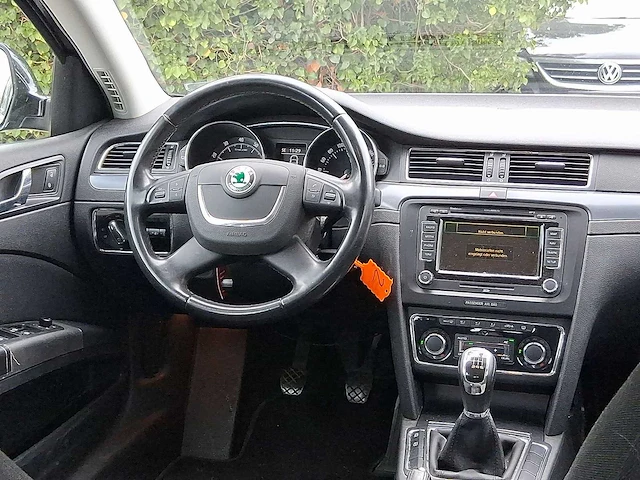 Skoda superb combi 1.4 tsi comfort business 2010 | 69-ljn-9 - afbeelding 25 van  46