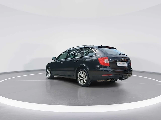 Skoda superb combi 1.4 tsi comfort business 2010 | 69-ljn-9 - afbeelding 43 van  46