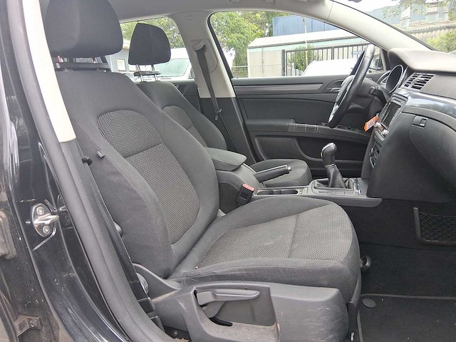 Skoda superb combi 1.4 tsi comfort business 2010 | 69-ljn-9 - afbeelding 26 van  46