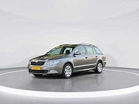 Skoda superb combi 1.4 tsi comfort business 2010 | 76-lht-7 - afbeelding 32 van  37