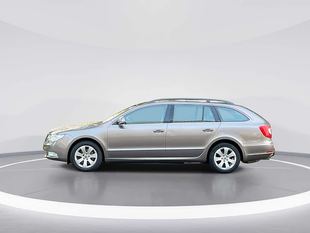 Skoda superb combi 1.4 tsi comfort business 2010 | 76-lht-7 - afbeelding 33 van  37