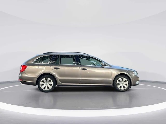 Skoda superb combi 1.4 tsi comfort business 2010 | 76-lht-7 - afbeelding 37 van  37