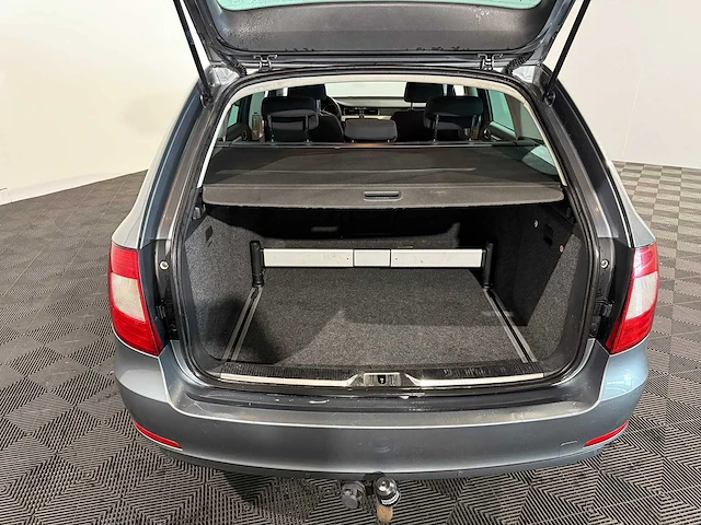 Skoda superb combi 1.4 tsi grt. amb.bns, 73-tfg-7 - afbeelding 8 van  13