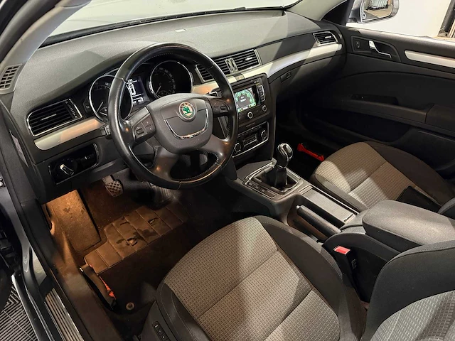 Skoda superb combi 1.4 tsi grt. amb.bns, 73-tfg-7 - afbeelding 11 van  13