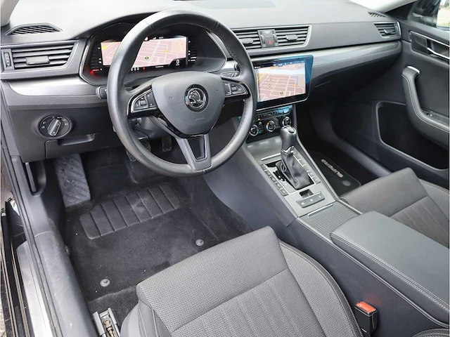 Skoda superb combi 1.4 tsi iv phev 218pk automaat 2020 keyless memory stoel/stuur/achterbank verwarmd trekhaak - afbeelding 2 van  36