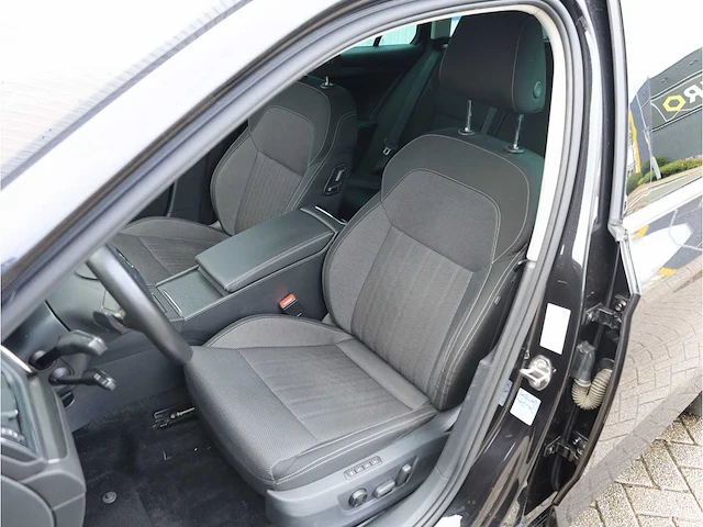 Skoda superb combi 1.4 tsi iv phev 218pk automaat 2020 keyless memory stoel/stuur/achterbank verwarmd trekhaak - afbeelding 4 van  36