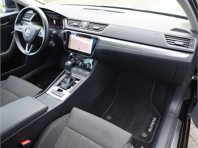 Skoda superb combi 1.4 tsi iv phev 218pk automaat 2020 keyless memory stoel/stuur/achterbank verwarmd trekhaak - afbeelding 5 van  36