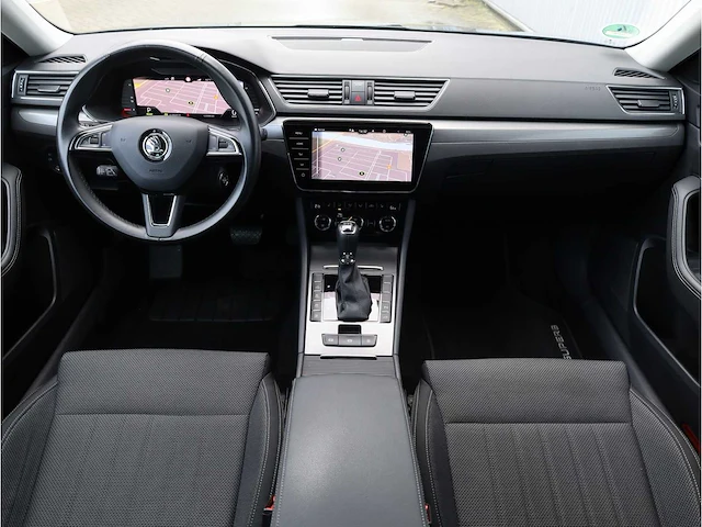 Skoda superb combi 1.4 tsi iv phev 218pk automaat 2020 keyless memory stoel/stuur/achterbank verwarmd trekhaak - afbeelding 6 van  36