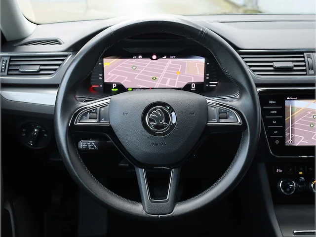 Skoda superb combi 1.4 tsi iv phev 218pk automaat 2020 keyless memory stoel/stuur/achterbank verwarmd trekhaak - afbeelding 8 van  36