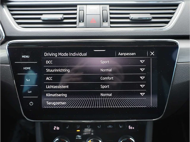 Skoda superb combi 1.4 tsi iv phev 218pk automaat 2020 keyless memory stoel/stuur/achterbank verwarmd trekhaak - afbeelding 13 van  36