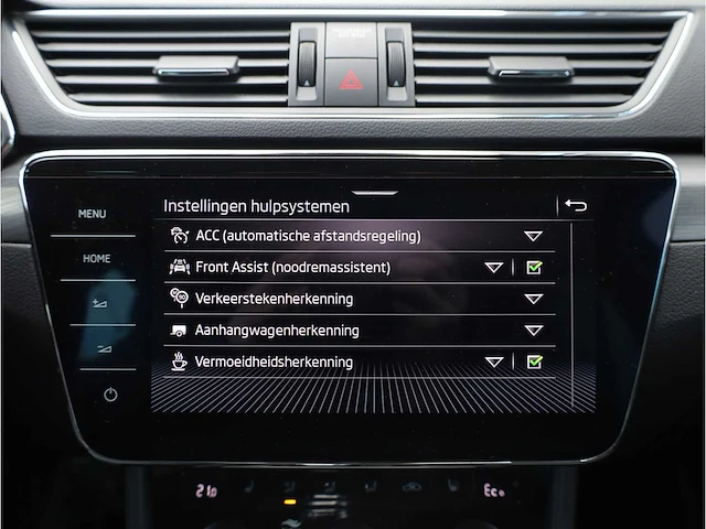 Skoda superb combi 1.4 tsi iv phev 218pk automaat 2020 keyless memory stoel/stuur/achterbank verwarmd trekhaak - afbeelding 14 van  36