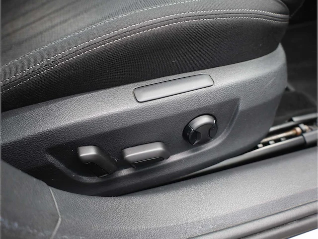 Skoda superb combi 1.4 tsi iv phev 218pk automaat 2020 keyless memory stoel/stuur/achterbank verwarmd trekhaak - afbeelding 20 van  36