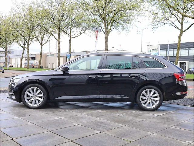 Skoda superb combi 1.4 tsi iv phev 218pk automaat 2020 keyless memory stoel/stuur/achterbank verwarmd trekhaak - afbeelding 12 van  36