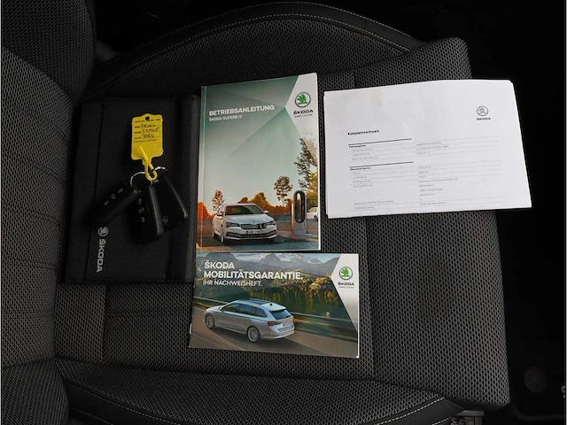 Skoda superb combi 1.4 tsi iv phev 218pk automaat 2020 keyless memory stoel/stuur/achterbank verwarmd trekhaak - afbeelding 27 van  36