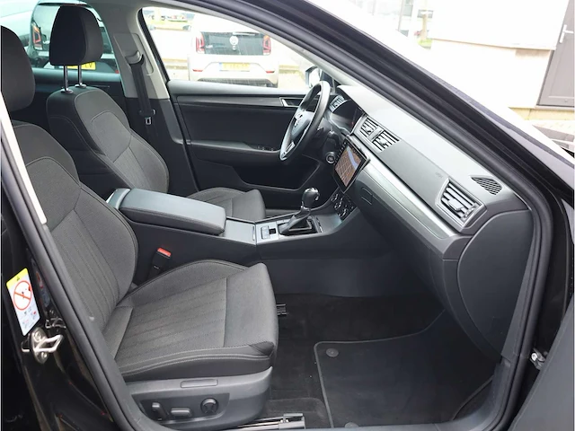 Skoda superb combi 1.4 tsi iv phev 218pk automaat 2020 keyless memory stoel/stuur/achterbank verwarmd trekhaak - afbeelding 28 van  36
