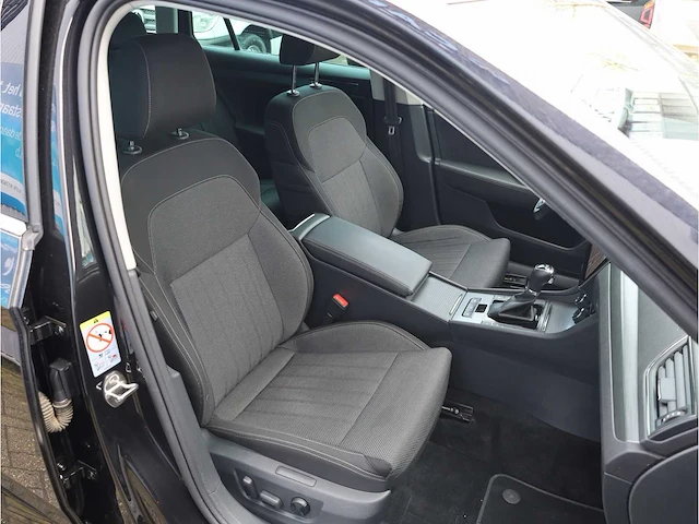 Skoda superb combi 1.4 tsi iv phev 218pk automaat 2020 keyless memory stoel/stuur/achterbank verwarmd trekhaak - afbeelding 29 van  36