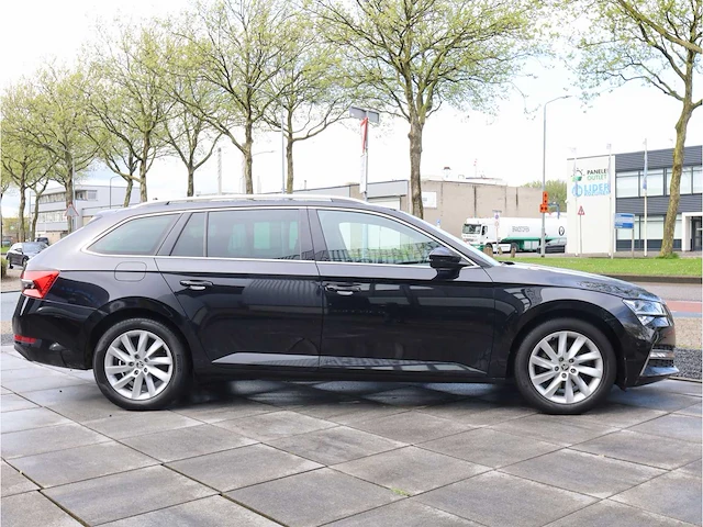 Skoda superb combi 1.4 tsi iv phev 218pk automaat 2020 keyless memory stoel/stuur/achterbank verwarmd trekhaak - afbeelding 33 van  36
