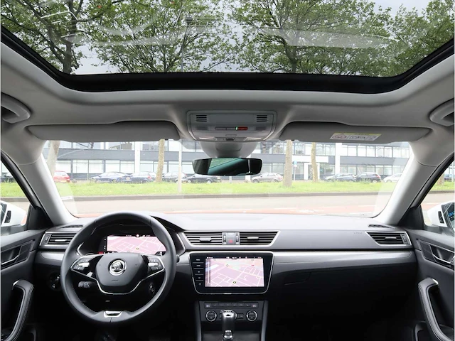 Skoda superb combi 1.4 tsi iv phev 218pk automaat 2020 pano camera stoelverwarming 19inch adaptive led - afbeelding 8 van  37