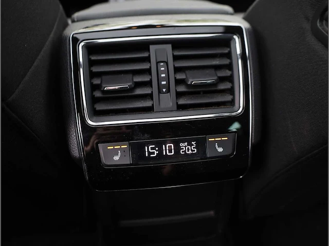 Skoda superb combi 1.4 tsi iv phev 218pk automaat 2020 pano camera stoelverwarming 19inch adaptive led - afbeelding 19 van  37