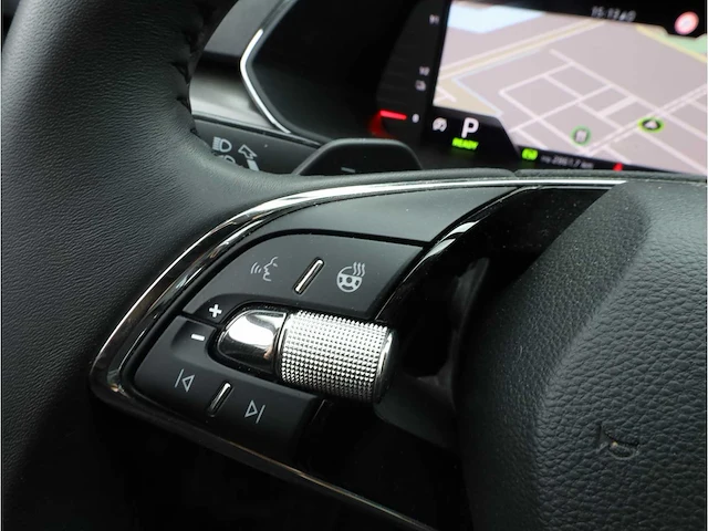 Skoda superb combi 1.4 tsi iv phev 218pk automaat 2020 pano camera stoelverwarming 19inch adaptive led - afbeelding 22 van  37
