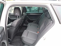 Skoda superb combi 1.4 tsi iv phev 218pk automaat 2020 pano camera stoelverwarming 19inch adaptive led - afbeelding 28 van  37