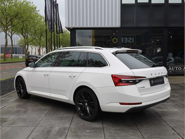 Skoda superb combi 1.4 tsi iv phev 218pk automaat 2020 pano camera stoelverwarming 19inch adaptive led - afbeelding 23 van  37