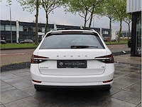 Skoda superb combi 1.4 tsi iv phev 218pk automaat 2020 pano camera stoelverwarming 19inch adaptive led - afbeelding 32 van  37
