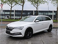 Skoda superb combi 1.4 tsi iv phev 218pk automaat 2020 pano camera stoelverwarming 19inch adaptive led - afbeelding 37 van  37