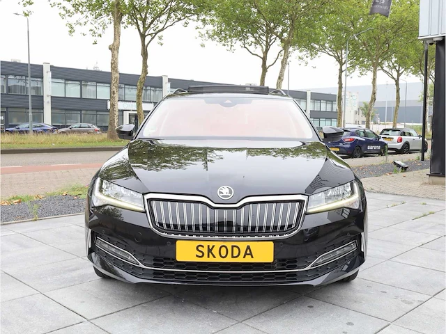 Skoda superb combi 1.4 tsi iv phev 218pk automaat 2020 - afbeelding 37 van  38