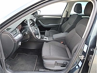 Skoda superb combi 1.4 tsi iv phev 218pk automaat 2021 stoelverwarming adaptive carplay navigatie dab led - afbeelding 3 van  28