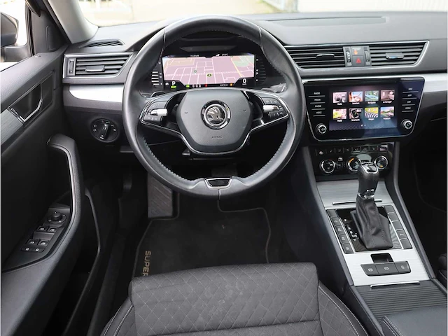 Skoda superb combi 1.4 tsi iv phev 218pk automaat 2021 stoelverwarming adaptive carplay navigatie dab led - afbeelding 7 van  28
