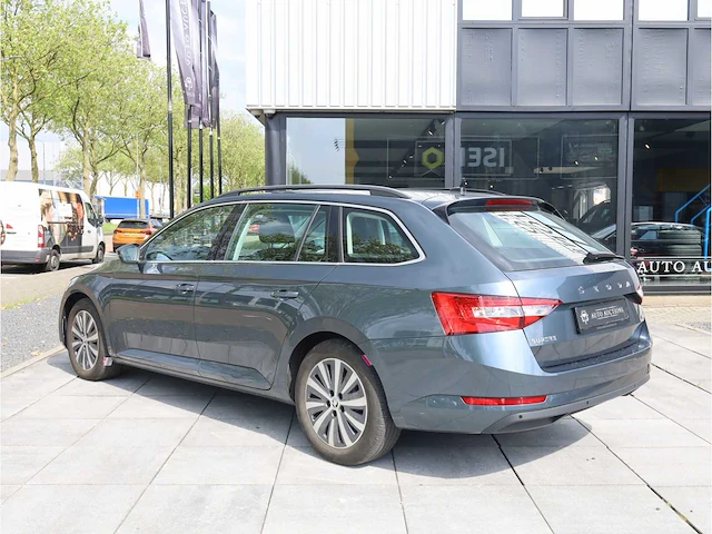 Skoda superb combi 1.4 tsi iv phev 218pk automaat 2021 stoelverwarming adaptive carplay navigatie dab led - afbeelding 22 van  28