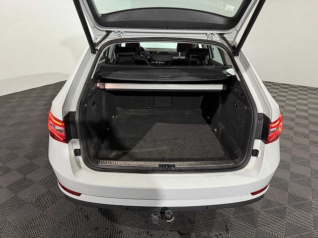 Skoda superb combi 1.5 tsi act amb. bns, g-975-lz - afbeelding 12 van  17