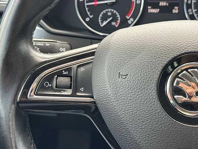 Skoda superb combi 1.6 tdi style business 2015 | hv-409-d - afbeelding 11 van  35