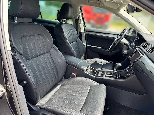 Skoda superb combi 1.6 tdi style business 2015 | hv-409-d - afbeelding 27 van  35