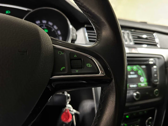 Skoda superb combi 2.0 tsi 200pk automaat sprint pro 200pk 2014, pk-349-k - afbeelding 15 van  46