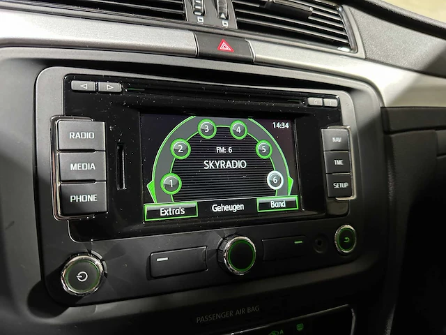 Skoda superb combi 2.0 tsi 200pk automaat sprint pro 200pk 2014, pk-349-k - afbeelding 20 van  46