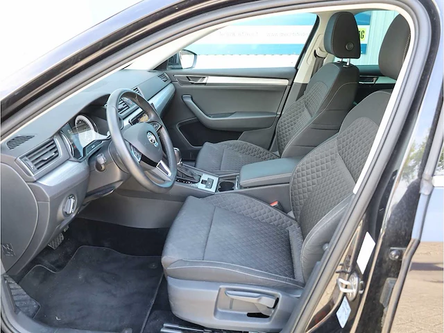 Skoda superb combi iv 1.4 tsi phev 218pk automaat 2020 - afbeelding 3 van  32